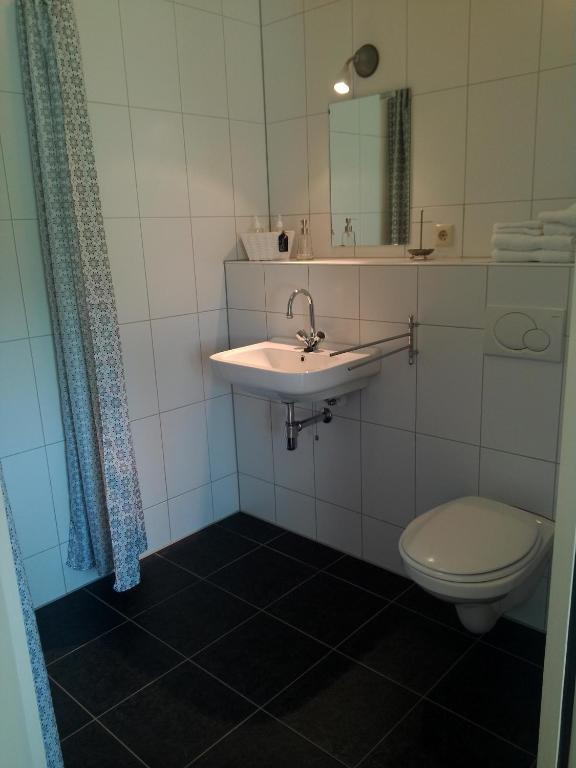 Bed & Breakfast Uiterburen Zuidbroek Δωμάτιο φωτογραφία